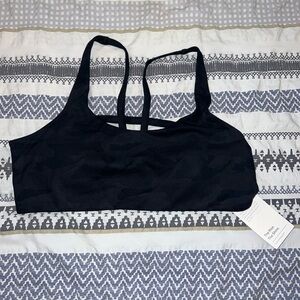 NWT Vuori Yosemite Bra
Black Camo
Size XL
